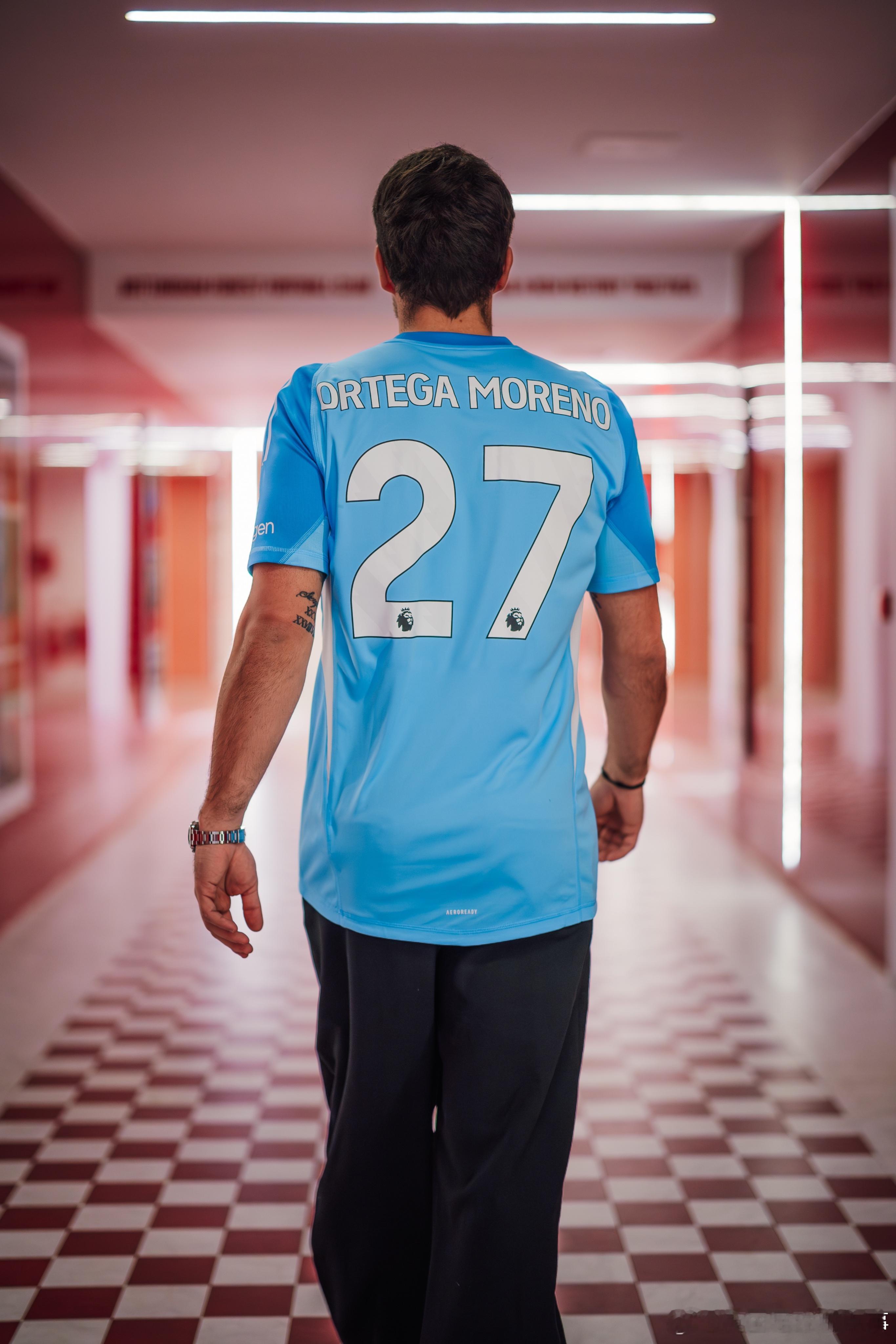 官方：诺丁汉森林从曼城签下33岁的德国门将奥尔特加，双方签约半年。33岁的奥尔特