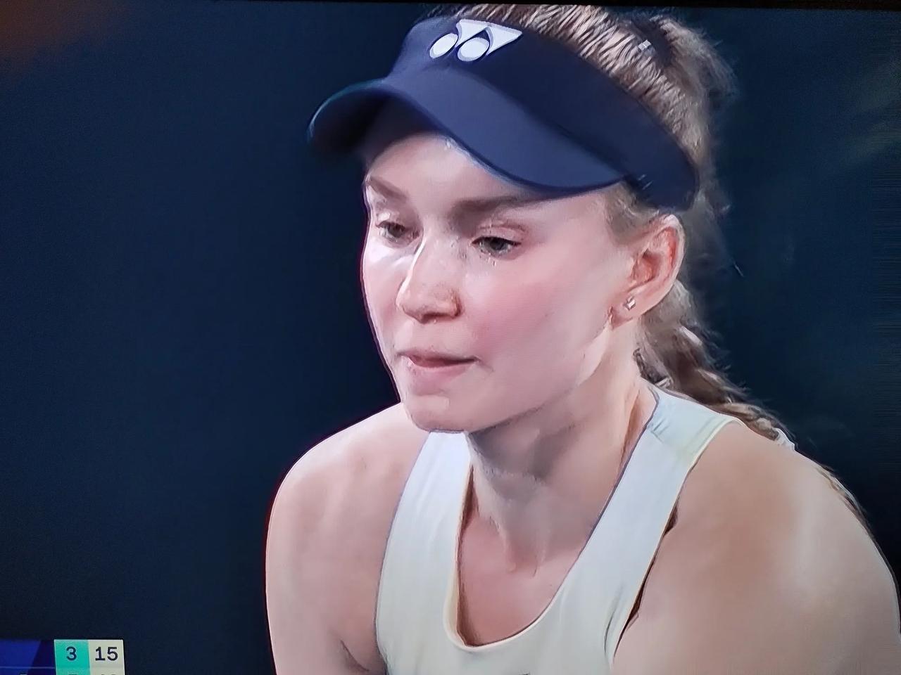 1月29日一场澳网女单半决赛场，是由5号种子，哈萨克斯坦选手莱巴金娜与6号种子美