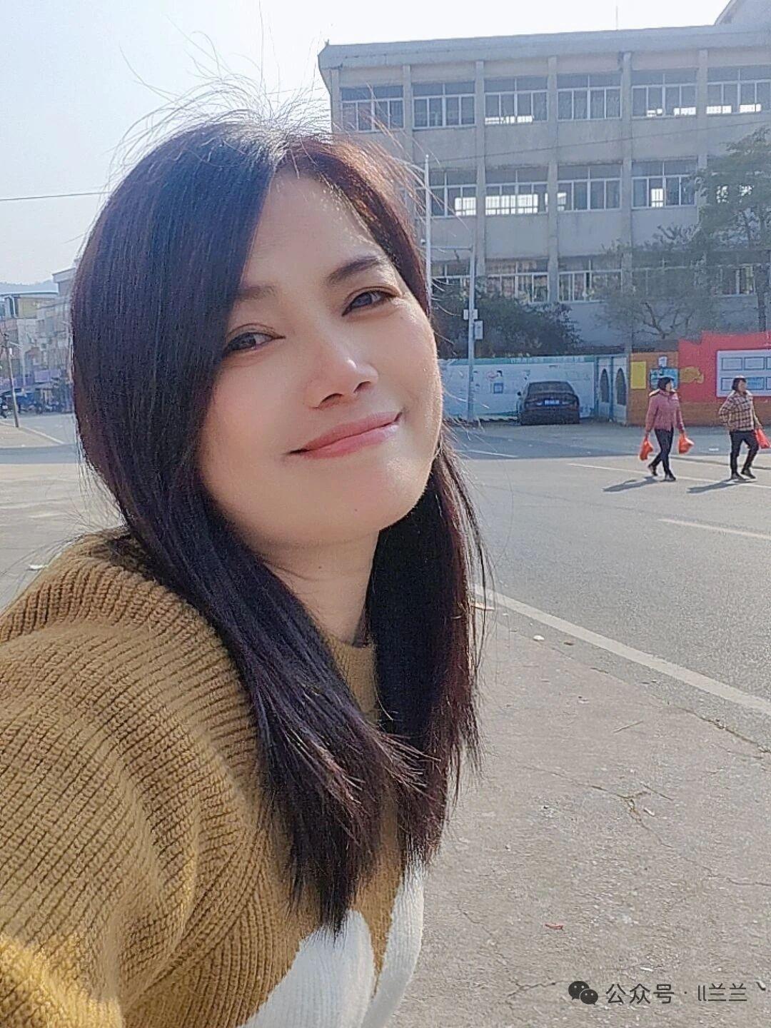 天净沙·情场之道
贤良女子情单，
傲娇娇女心欢。
老实常遭意淡。
虐心撩乱，
魅