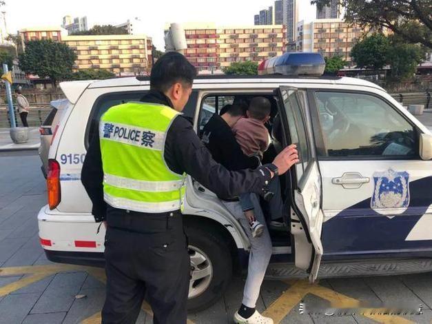 12月29日起，多地推行辅警驾驶警车新规，明确符合条件的辅警经专业培训后，可独立