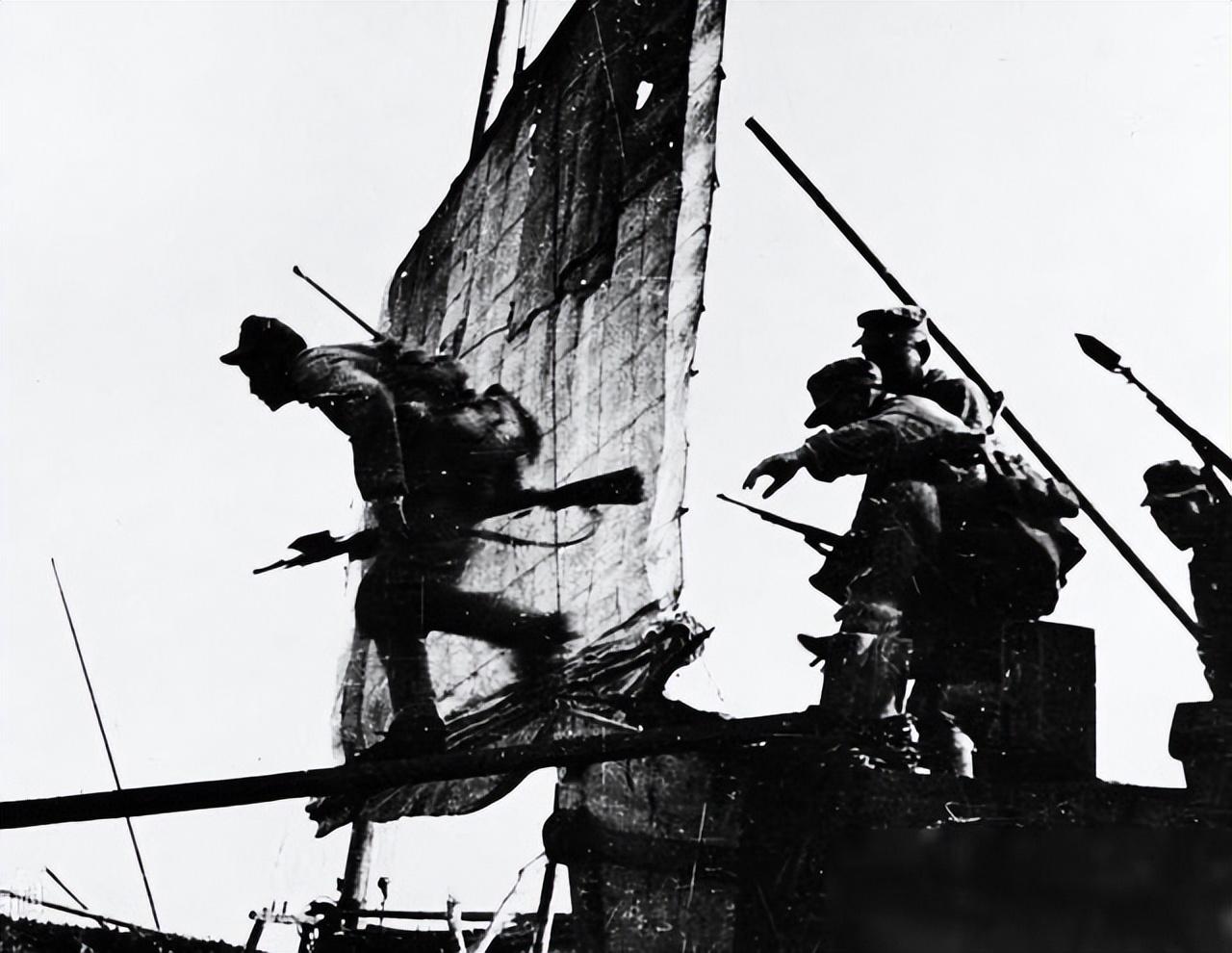 1949年4月20日，南京政府拒绝在《国内和平协定》上签字。消息传到北平，毛泽东