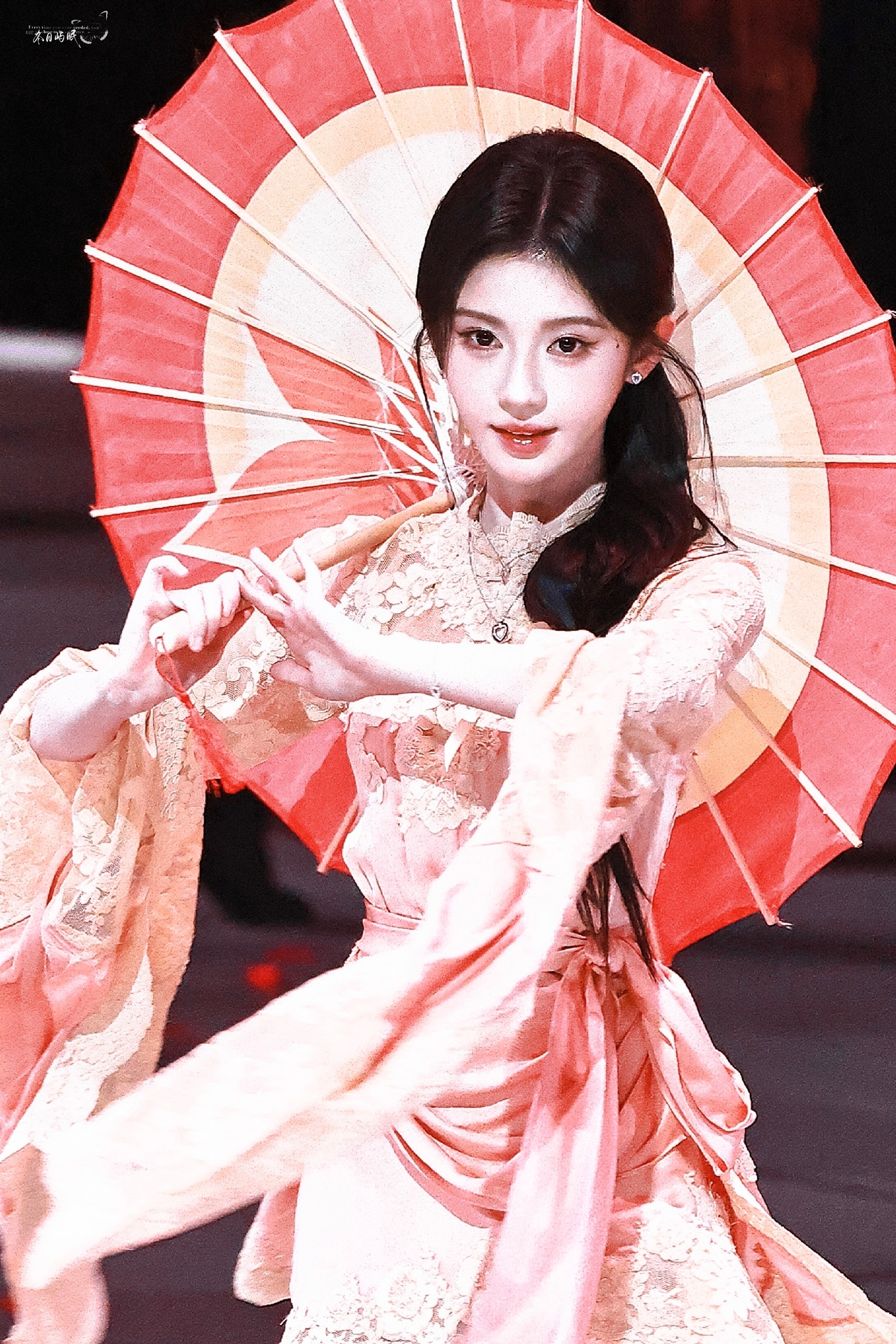 jjy鞠婧祎千香jjy鞠婧祎千香笨蛋 喜欢你才用颜文字呀˶>ᗜ<˶