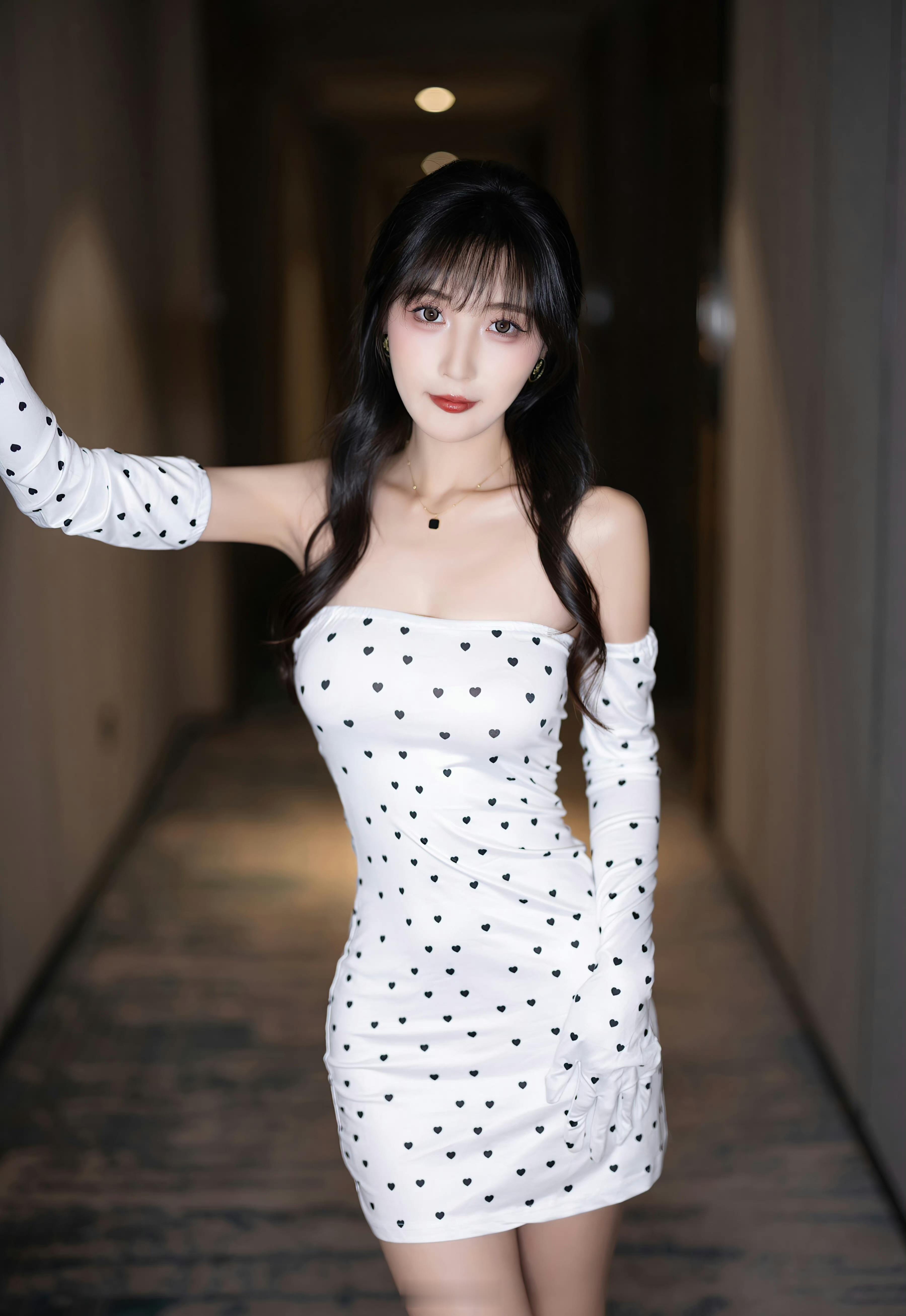 贵小姐气质十足 ​​​