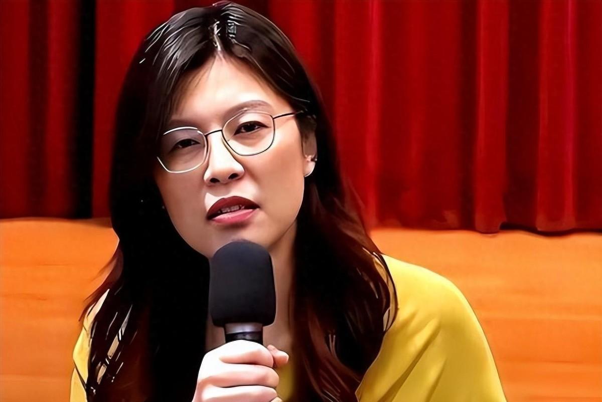 话说回来，谁能想到，这台海的棋局，竟在这短短几天内来了个底朝天？4月的天气刚回暖