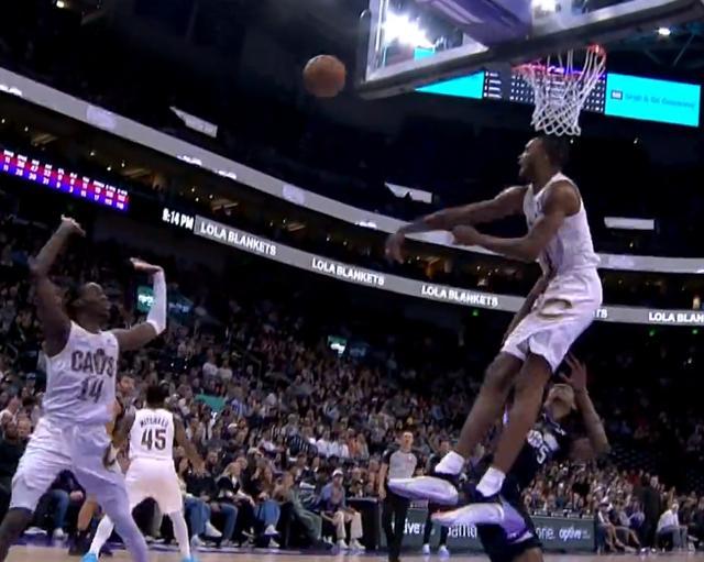 三分投得这样拉还赢了，骑士打弱队就是稳！常规赛骑士客场122：113有惊无险力克