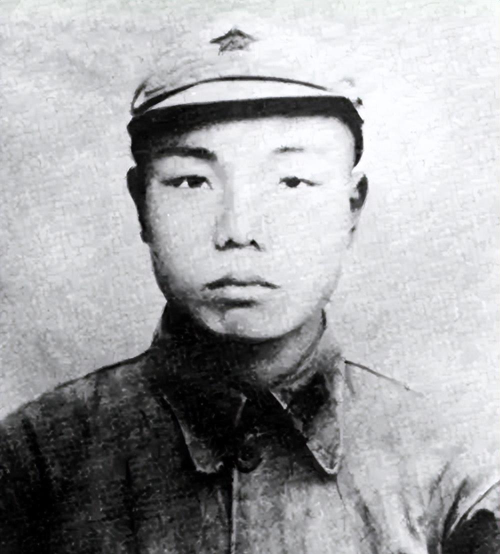 1949年毛泽东和周恩来在召见萧华时，突然问道：你什么时候穿过西装，这背后隐藏着