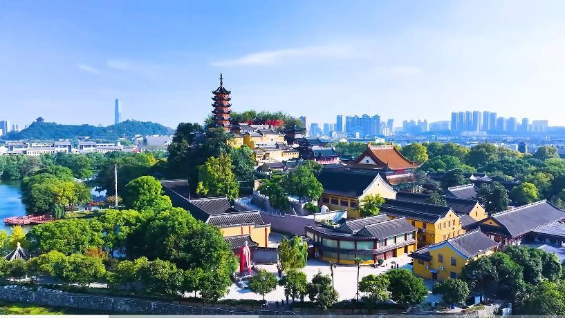 【繁花三千，看淡即是浮云；烦恼无数，想开就是晴天】
        生活就像一场