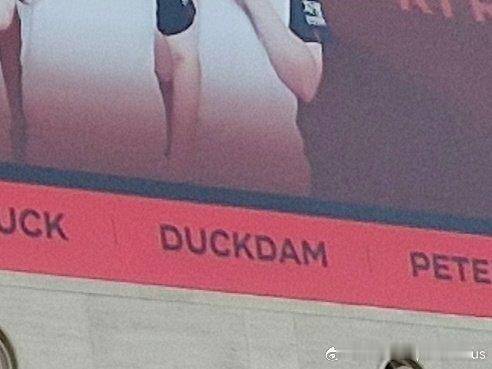 水原的比赛现场把deokdam印成了duckdam[汗]cr.mytpftt1对