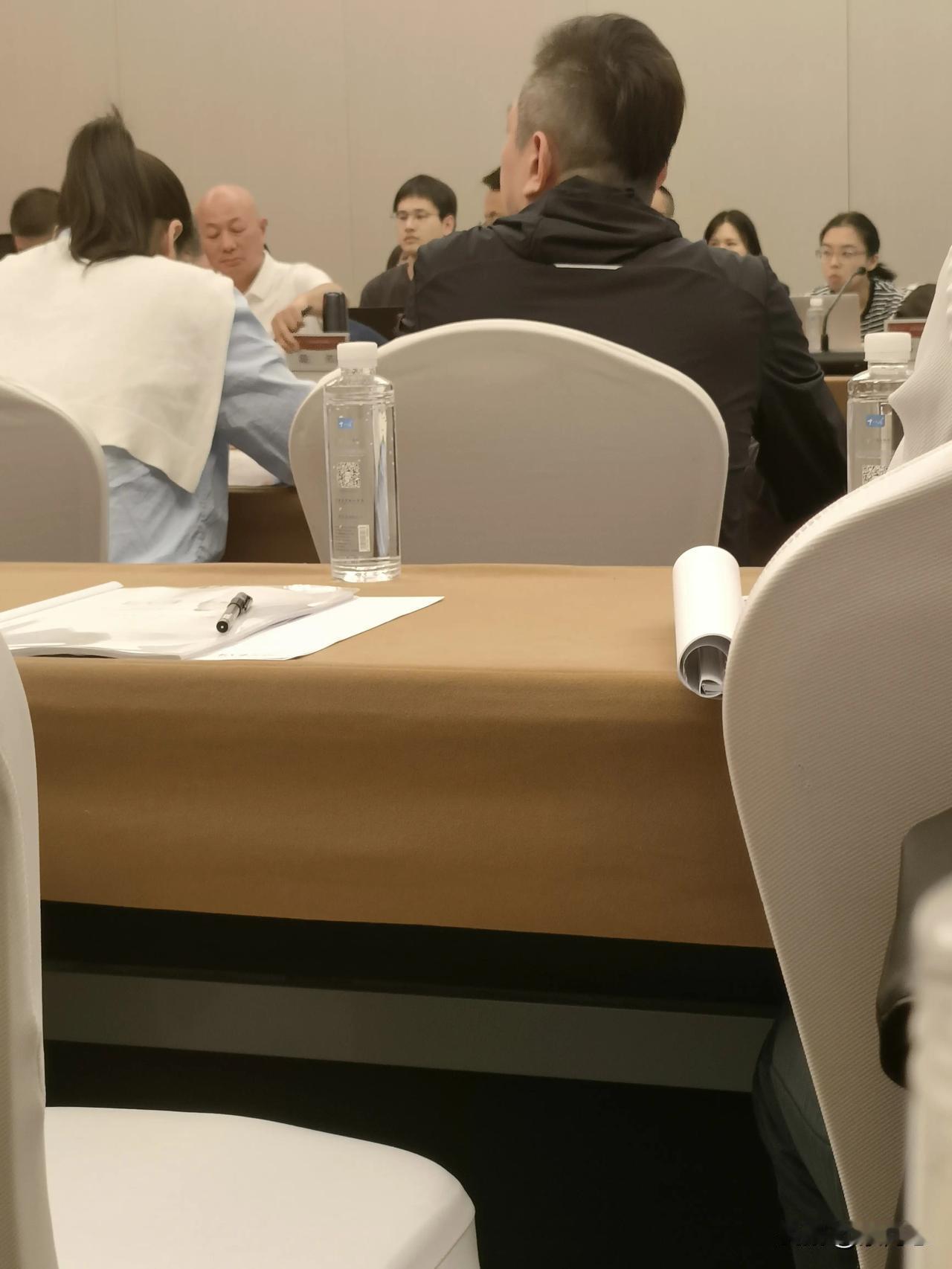 老索现场调研中国民营医院上市公司，从调研中发现，最大的风险还是政策性风险，爱尔从