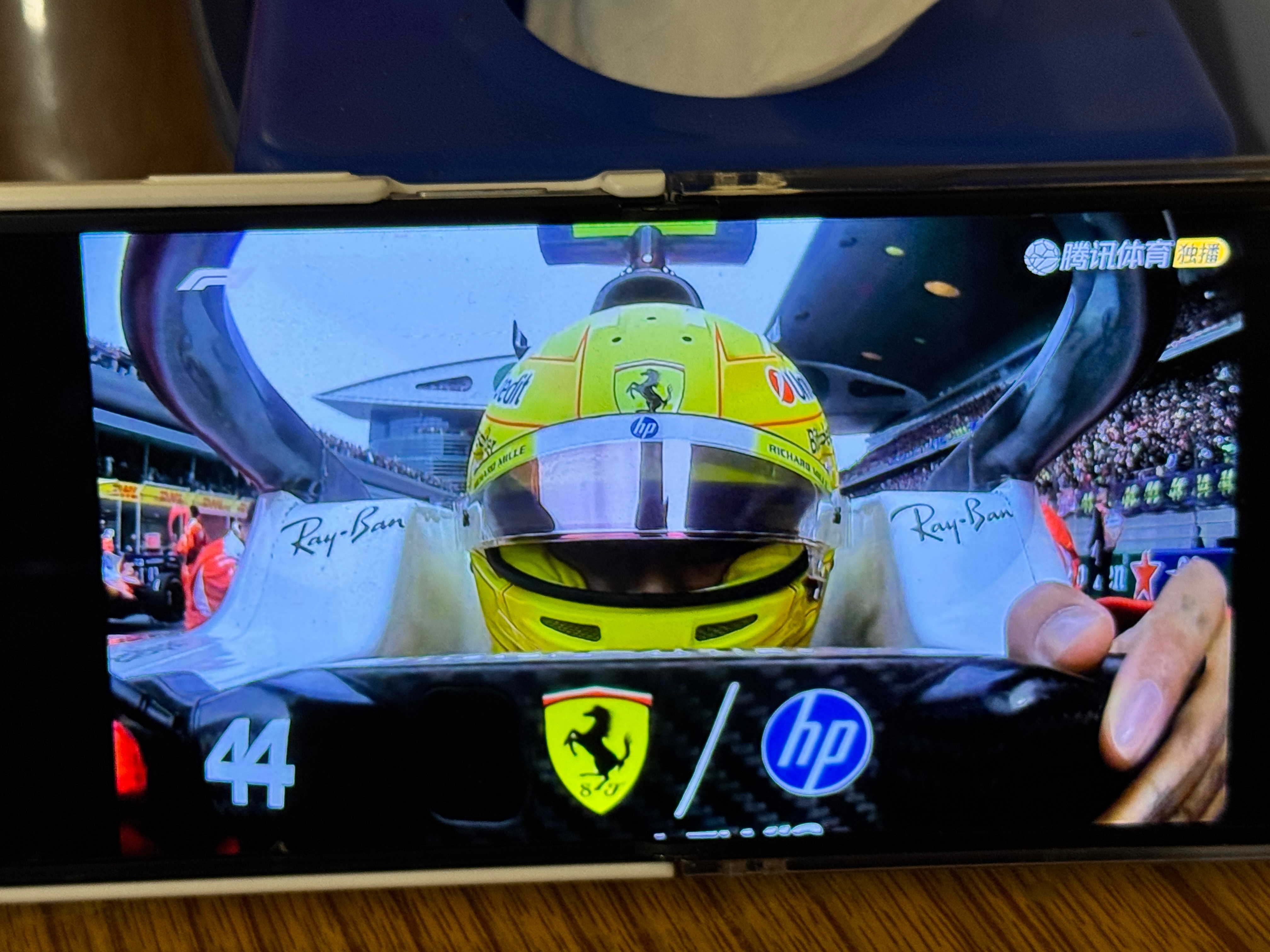 F1上海站正赛马上出发！迈凯伦俩车还没推出来……前几圈还是很有悬念的2026F1