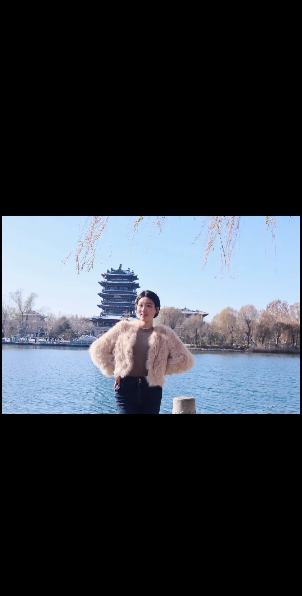当时年少春风得意马蹄疾，不信人间有别离。