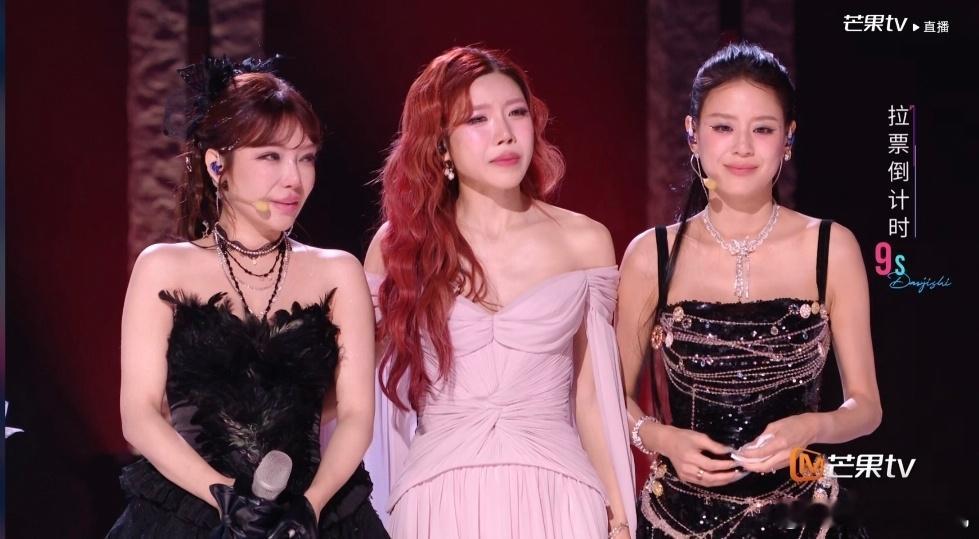 维妮娜：我不知道评分标准是什么？虽然早知道维妮娜会被淘汰，但不应该是今天这个舞台