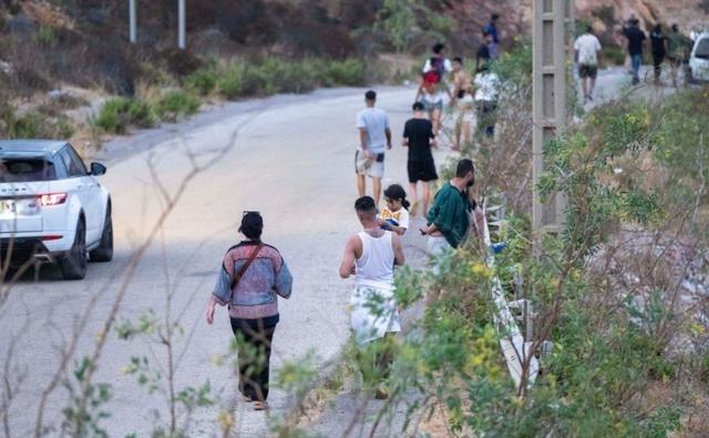 乘兴而来，败兴而归，7月31日涌入西班牙休达的6万非法移民，目前已经有4.83万
