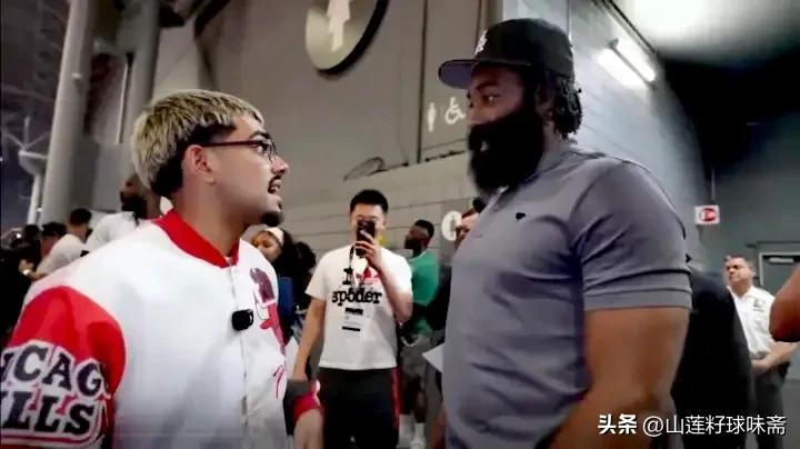 哈登胖得快认不出来，还能大杀四方么？

估计他东决失败后就没咋训练，年纪大了身体