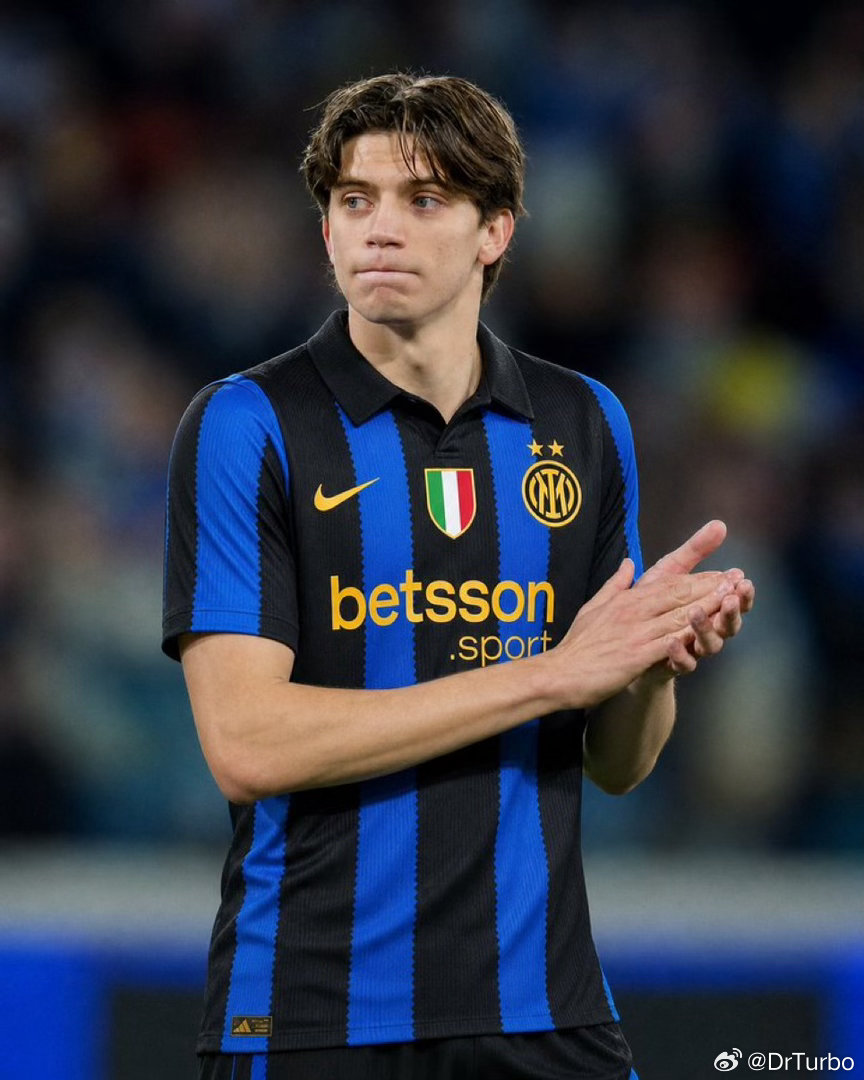米兰体育报：国米右路的情况也值得关注 邓弗里斯的解约金条款为2500W 将于7月