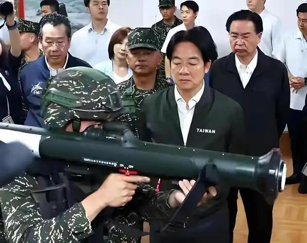 [熊猫]台湾统一过程中会不会有台湾部队起义？说实话，台湾目前20多万部队，志愿兵
