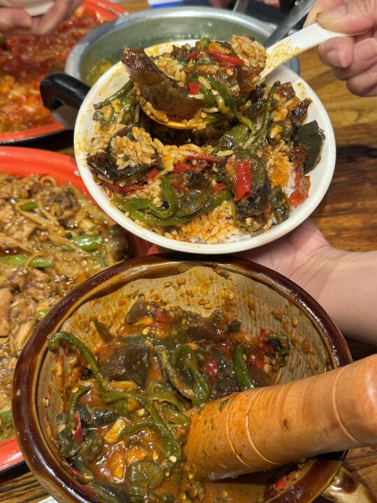 柳州。。。居民楼下的柳式小炒好好吃