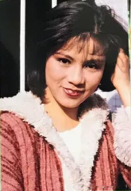 冬日生活打卡季冬日的暖阳照在你脸上，露出了阳光般灿烂的笑容翁美玲