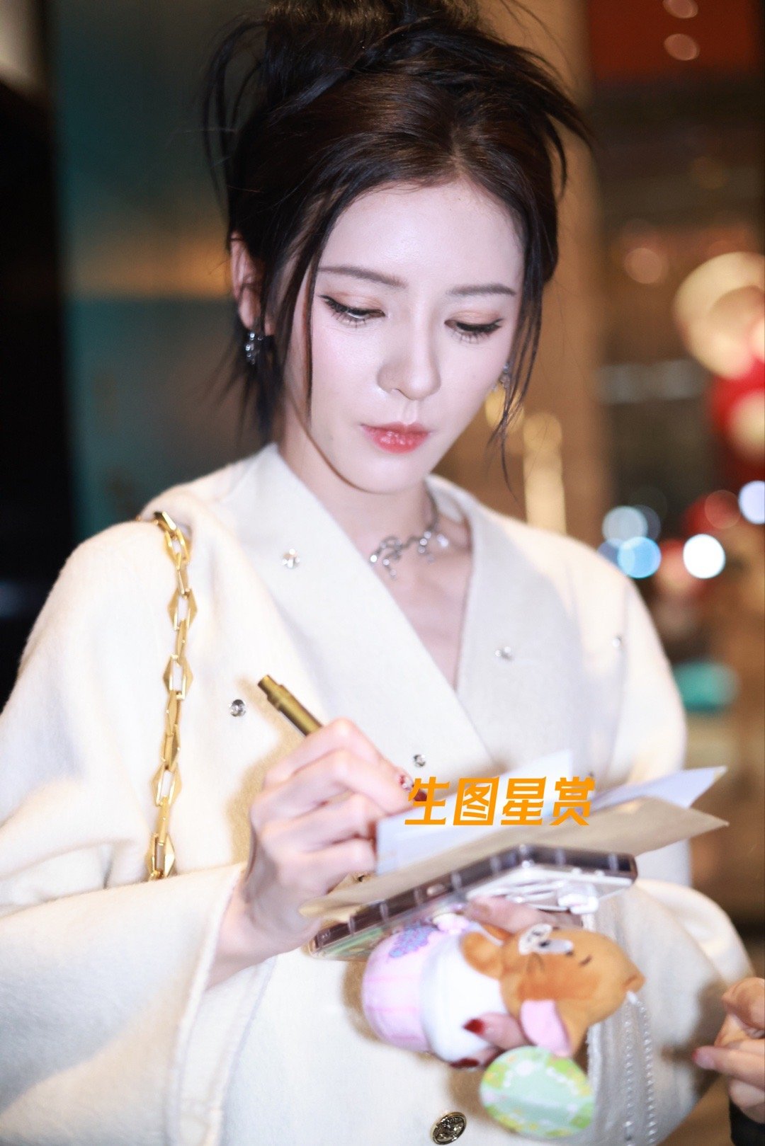 张予曦#2024乘风破浪#凌晨下班，好绝的建模脸[兔子][羞嗒嗒] ​​​