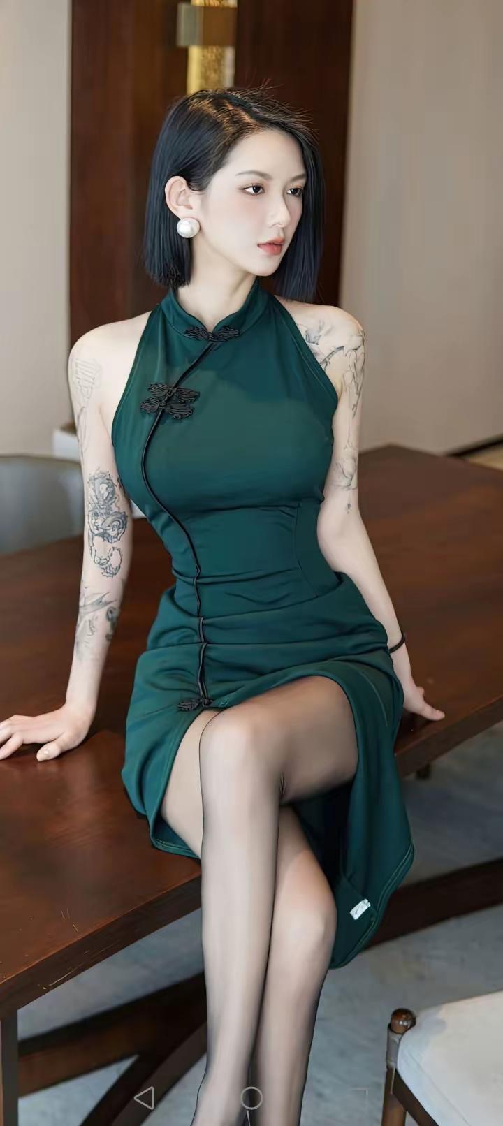 温柔有真义，风情见寡鲜。