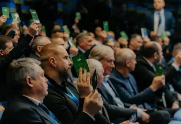 美国司法部再公布海量爱泼斯坦相关调查材料，看完这些内容最让人心疼的，却是 8.2