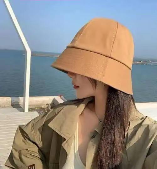四十不惑，不是没有困惑，而是懂得，心里有光，脚下有路，身边有人，便是圆满