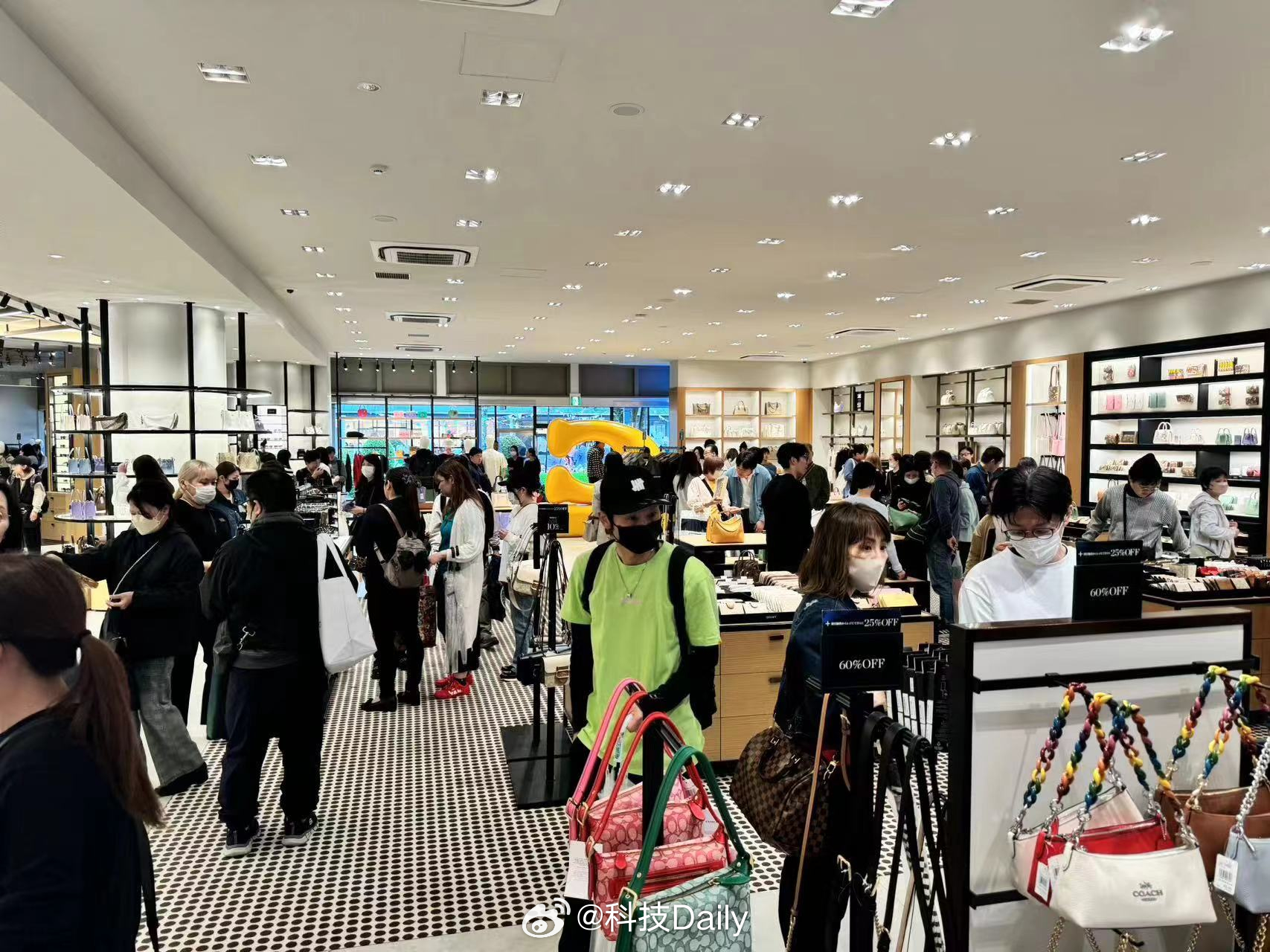 大家有没有一个共同体会，现在不打折的东西，都不想买了？ 最近和几个95后的年轻朋