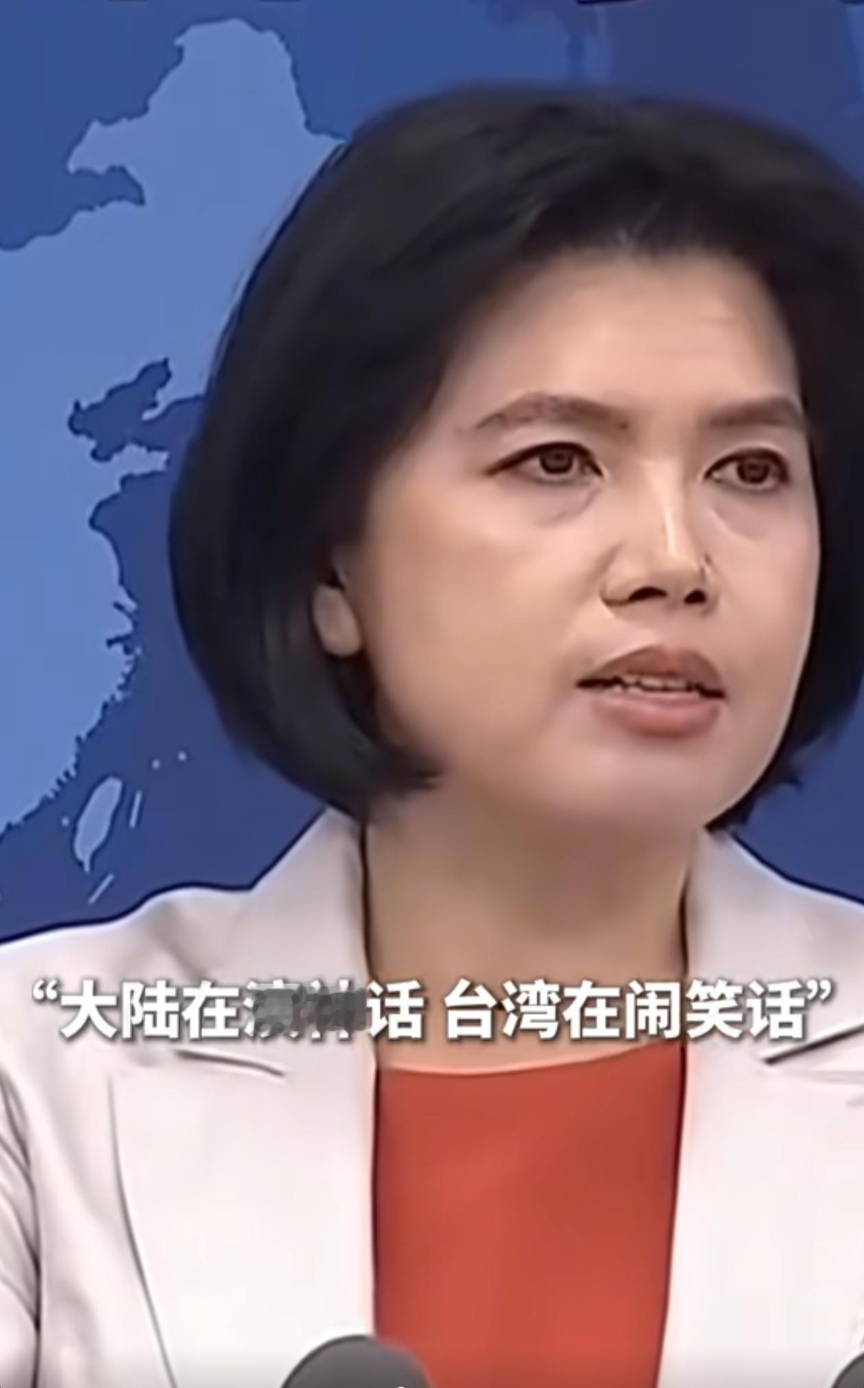 针对台湾首辆张雪机车被查扣，朱凤莲引用网友评论“大陆在演神话，台湾在闹笑话”。民