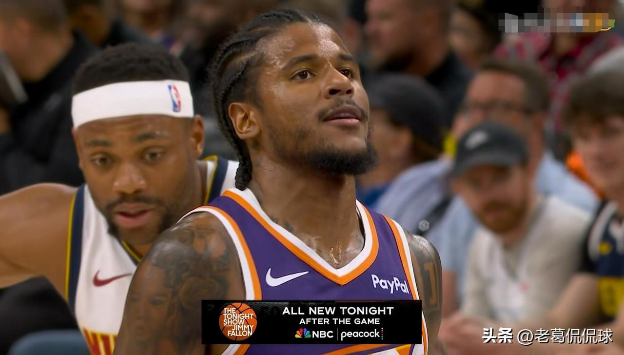 太阳球星杰伦-格林完全抢了大当家布克的风头！在今天太阳主场迎战掘金的比赛中，目前