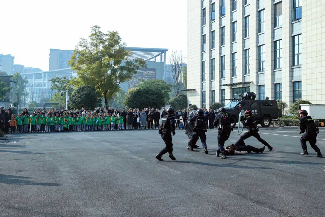 成都双流公安隆重举行2026年中国人民警察节系列庆祝活动