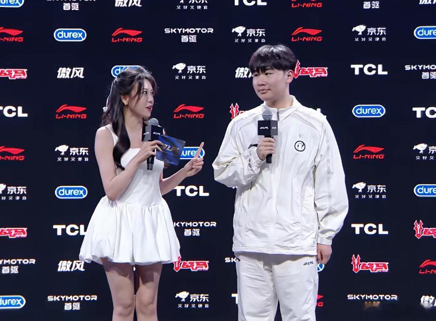 Wei:今天大家都打的非常好，我们要保持这样的状态迎接后面的比赛iG结束连败WB
