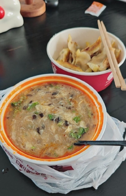 有什么比周末早上来一碗热沙汤来的更痛快呢 巴适得板 