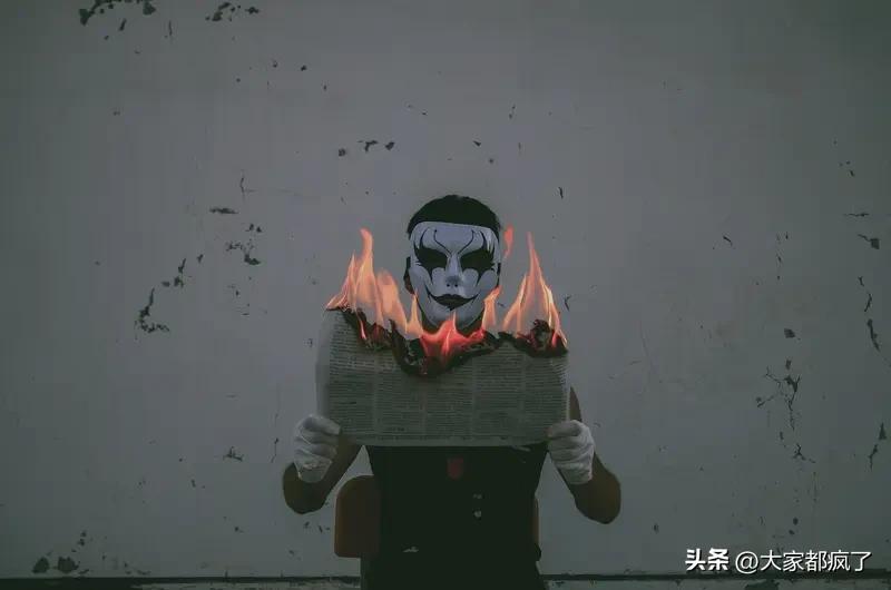 武大性骚扰那事儿，想想就让人胆战心惊，要是自己碰上这种事可怎么办！
网上有人专门