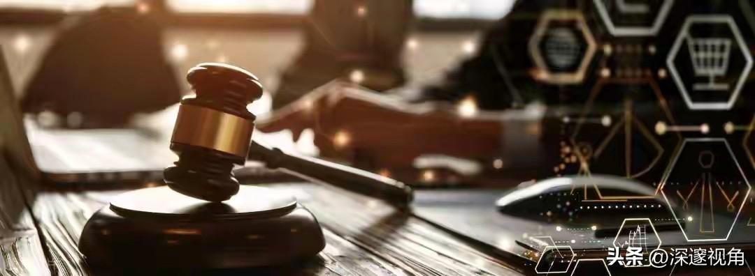 法律守底线，道德守人心！别再把“不违法”当做人的上限！
 
如今不少人张口就说：