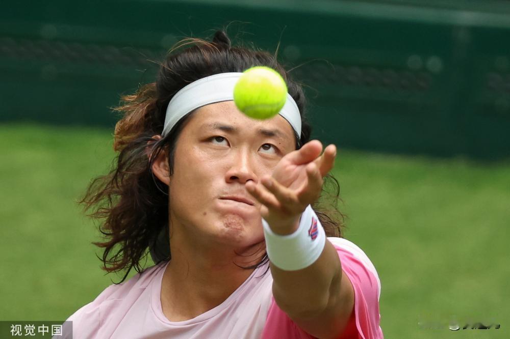 张之臻2-1双抢七险胜 收获个人草地赛季首胜
ATP500哈雷公开赛男单首轮比赛