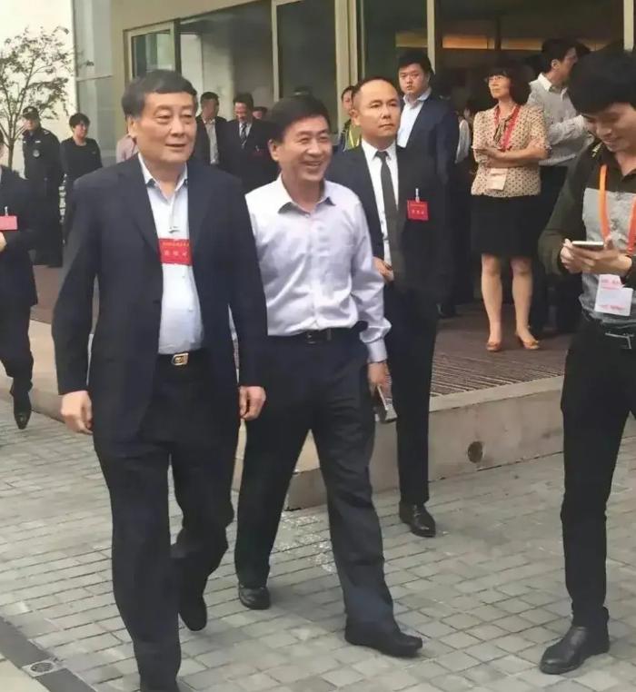 宗庆后和宗馥莉的企业形象，因为海外3子，而受到损害。 原配施幼珍，这些年来，一直
