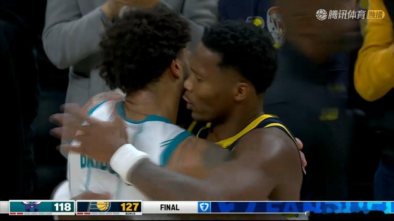 终于！步行者主场127-118战胜黄蜂，拿到赛季第2胜！步行者此前处于一波8连败