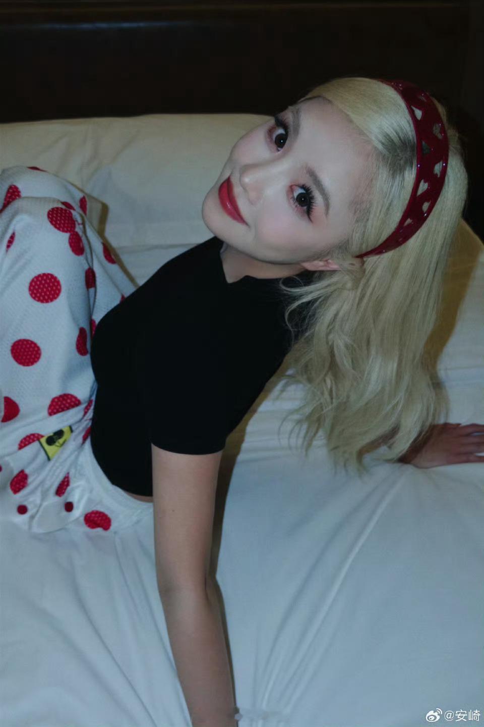 安崎官宣签约天娱看到安崎的长文真的泪目了。感谢爸妈，感谢匠星给的“第一束光”，感