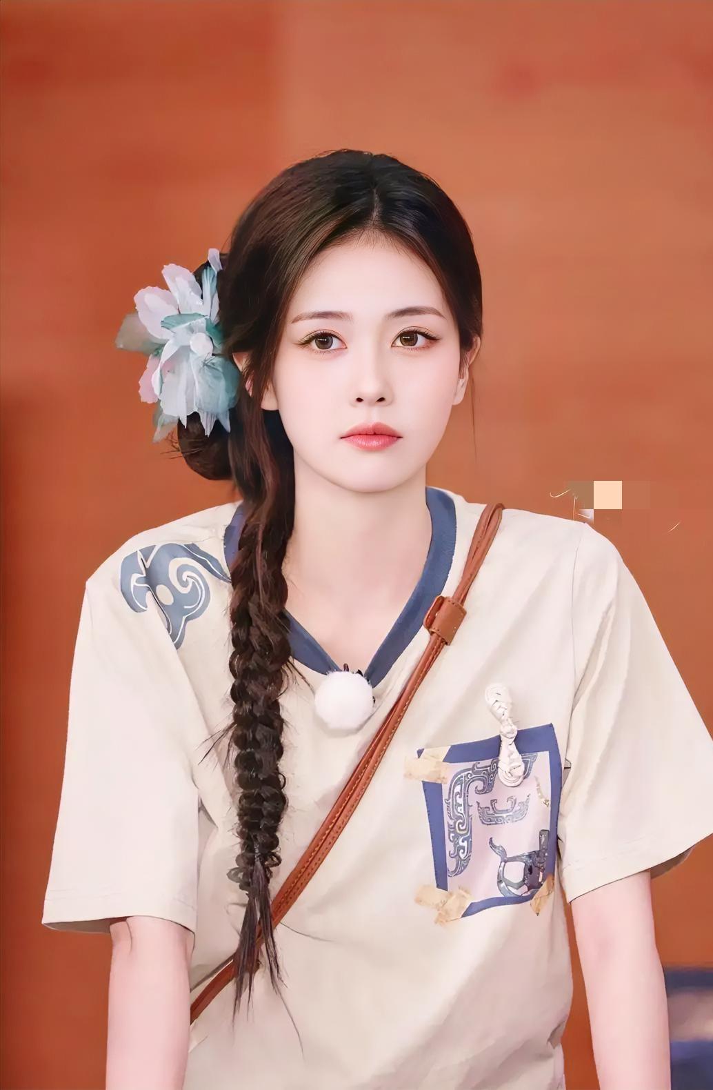 白鹿
运动衫[比心]