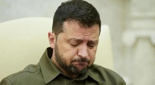 乌克兰，用40万人的伤亡和2000亿美元的债务，为美国拔掉了“俄罗斯”这颗眼中钉