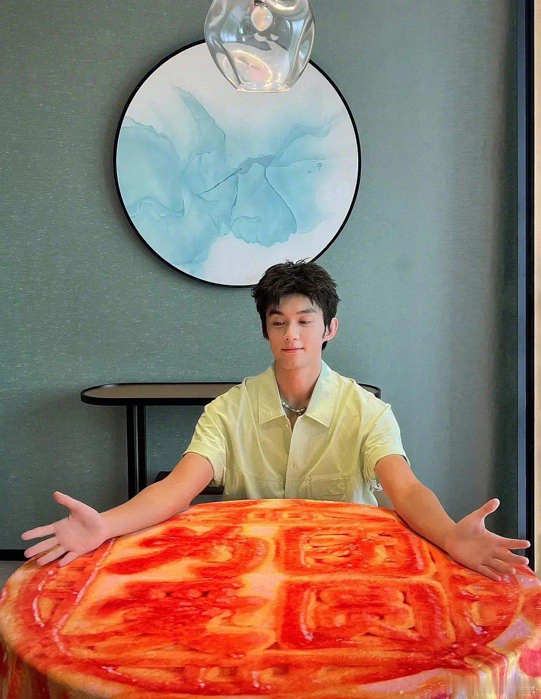 吴磊的脸怎么变成这样了？ ​​​