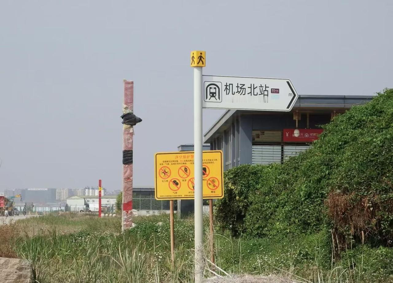 广州地铁“开”进深圳，立羊角柱宣示主权！
1月28日12:00广东城际正式接管穗