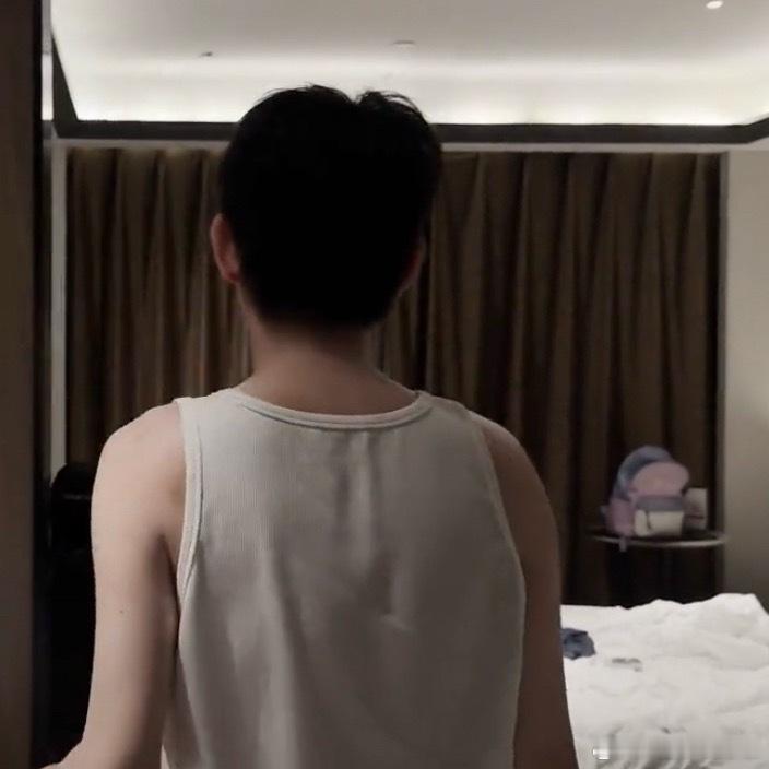 不管怎样都要带着小紫书包浪迹天涯(♯｀∧´) 