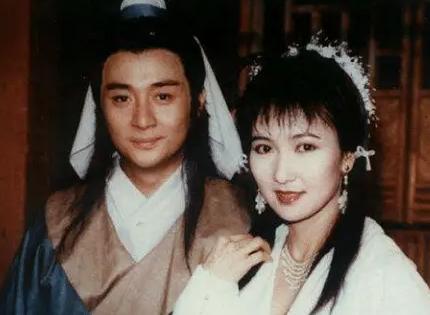 陈美琪演青蛇前其实还演过“白蛇”那部戏叫《奇幻人间世》，只是剧中的“许仙（宁丹）