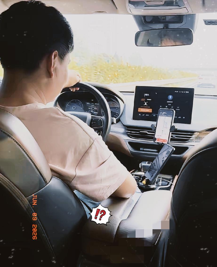 仔细观察生活就会发现，孩子早已悄悄撑起了一大片消费市场。一位滴滴司机感慨，自己大