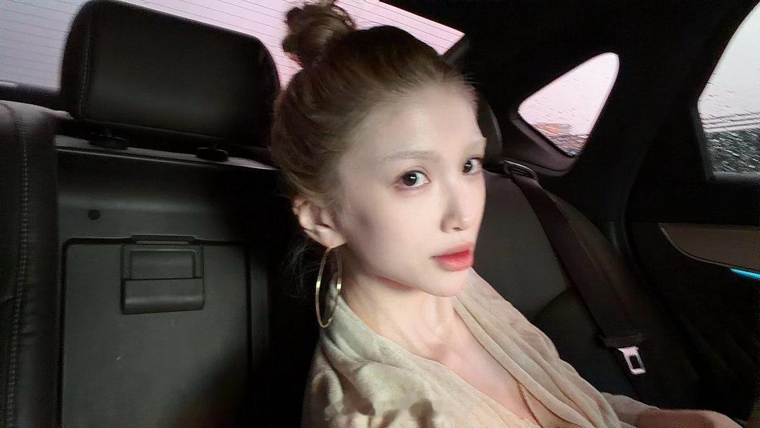 你们就说美白和显白这两件事 我这张皮够不够权威 