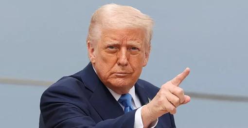 摊牌的时刻，已经到了！一夜之间，特朗普连发五道金牌，直接把“中美博弈”的遮羞布撕