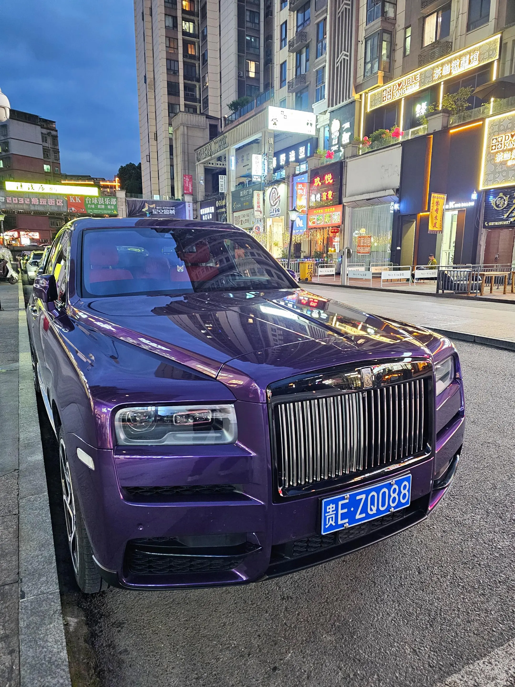 恭喜你成为尊贵的劳斯莱斯库里南车主