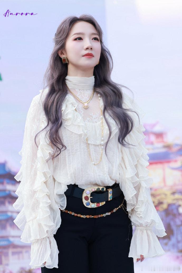 孟美岐出道十年更松弛了孟美岐想到十年前的自己孟美岐解约乐华的第一个活动十年成长，