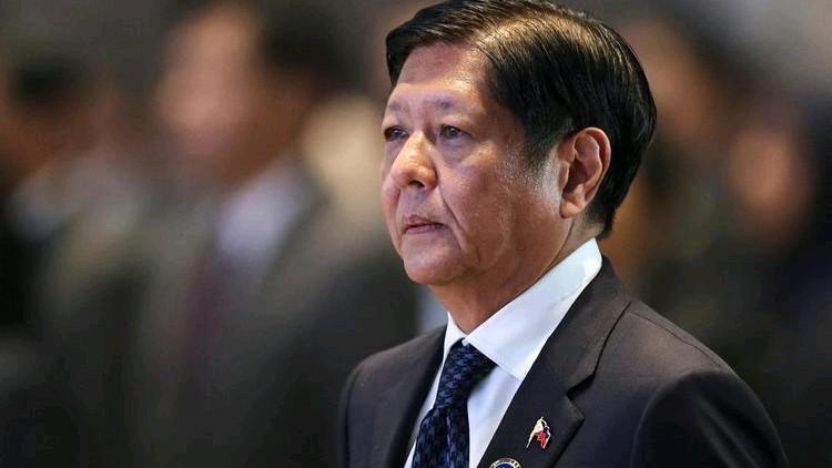 受2025年防洪工程腐败丑闻影响，菲律宾总统马科斯的民意支持率经历了断崖式下跌，